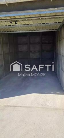 Box fermé ! Pour véhicule ou stockage !!