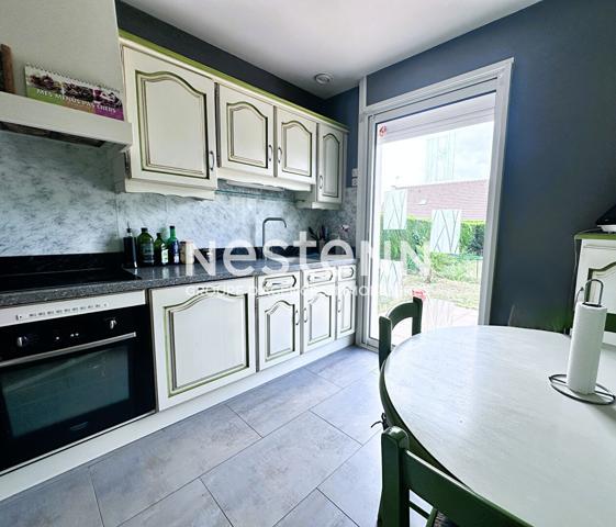Jolie maison de plain-pied 74.69 m² avec 3 chambres, jardin à vendre à Montval-sur-Loir, quartier résidentiel calme de Château-du-Loir (72500)