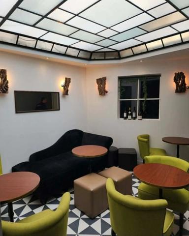 CESSION DE DROIT AU BAIL – BAR LOUNGE – PETITE RESTAURATION – EMPLACEMENT N°1 – CENTRE NANTES