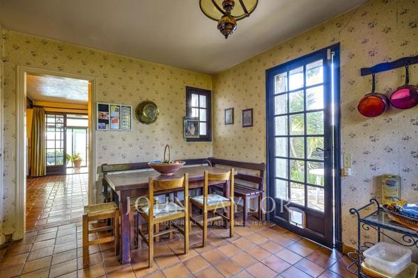 Belle opportunité : villa provençale dans domaine recherché