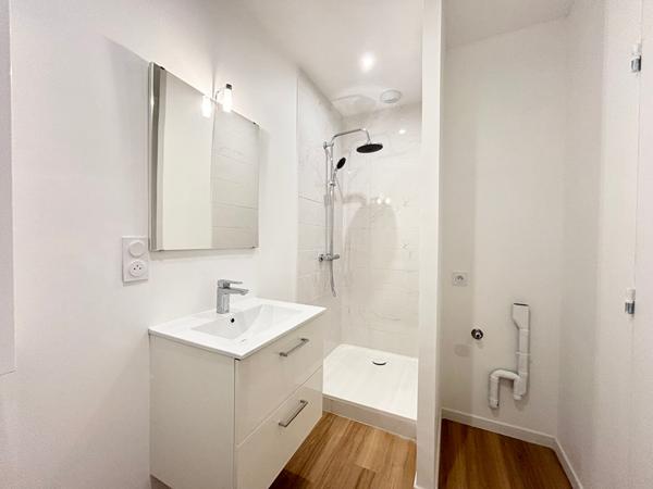 A LOUER Appartement de type 1 entièrement refait à neuf  Secteur Kernabat - 24.56m²