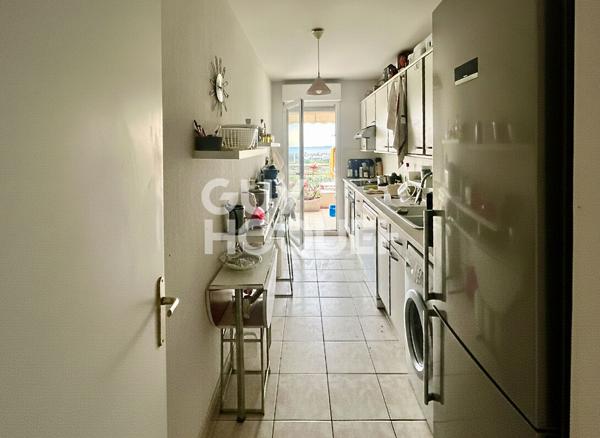 NICE CORNICHE FLEURIE 3 PIÈCES DERNIER ÉTAGE VUE MER GARAGE & CAVE