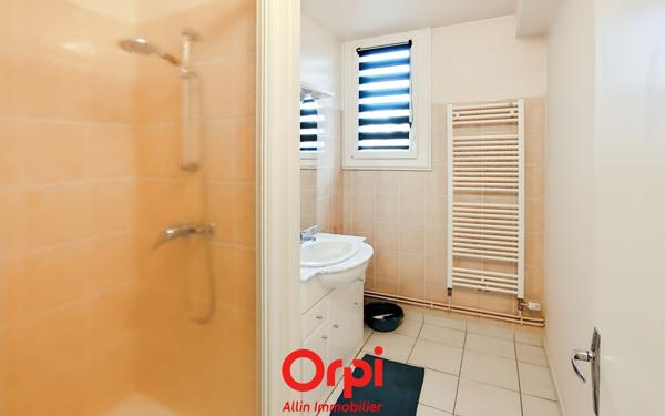 Appartement à vendre    3 pièces •  Montluçon