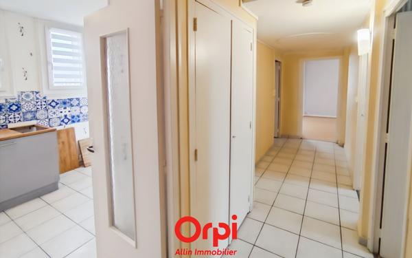 Appartement à vendre    3 pièces •  Montluçon