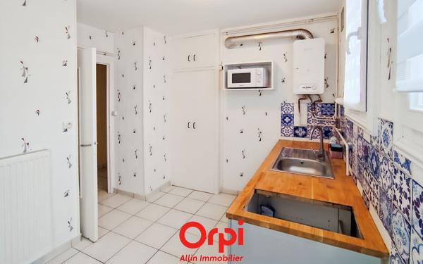 Appartement à vendre    3 pièces •  Montluçon