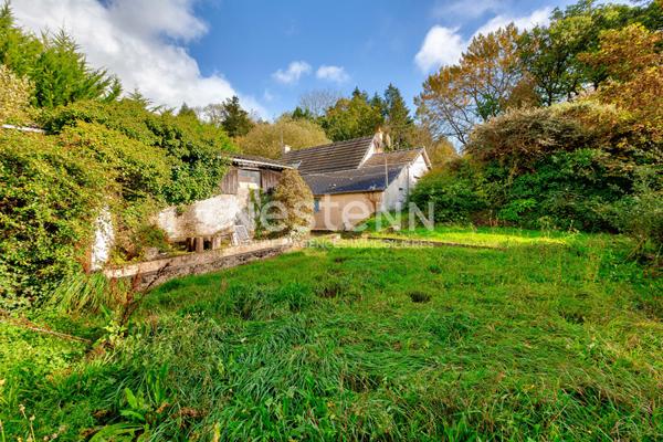 Petite maison à rénover avec grand terrain - Plerin (22)
