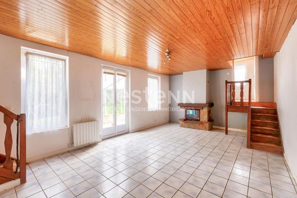 Petite maison à rénover avec grand terrain - Plerin (22)