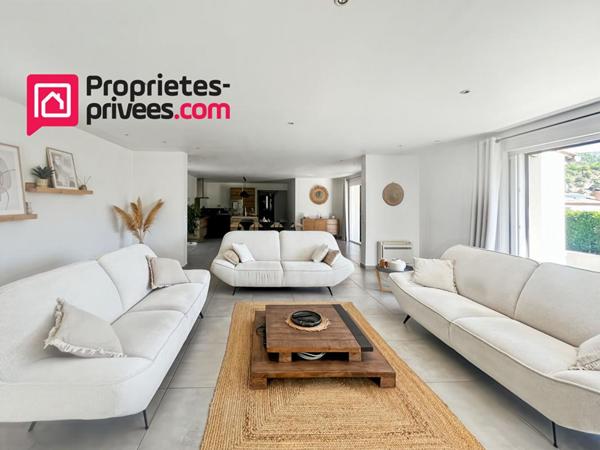 Charmante villa de plain-pied, 4 chambres, piscine . Tourrette-Levens