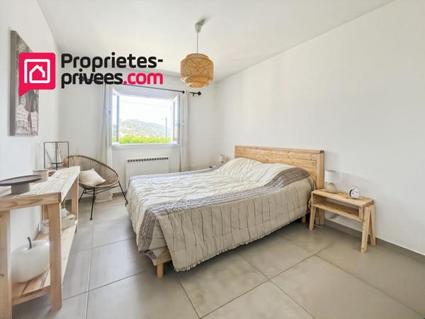 Charmante villa de plain-pied, 4 chambres, piscine . Tourrette-Levens