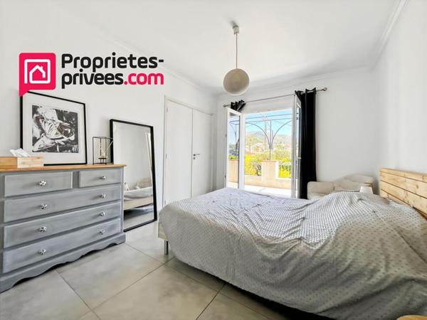 Charmante villa de plain-pied, 4 chambres, piscine . Tourrette-Levens