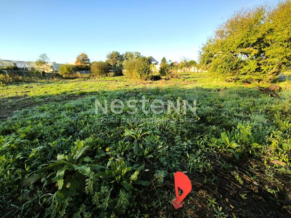 Terrain viabilisé constructible à Etables sur Mer 373 m2
