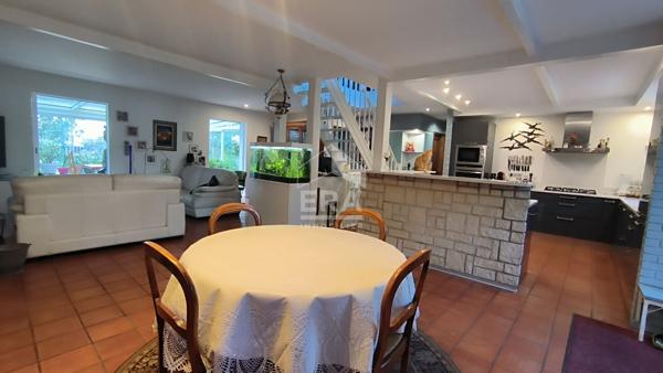 Ensemble immobilier Saint Germain Les Arpajon 6 pièce(s) 176 m2