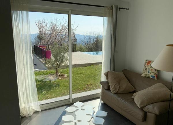 Maison à vendre    6 pièces •  Rochefort-du-Gard