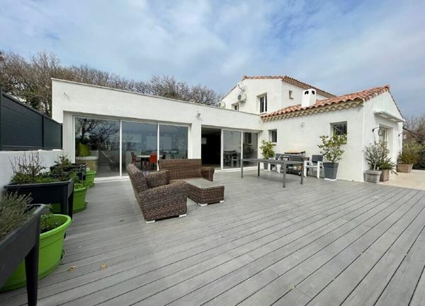 Maison à vendre    6 pièces •  Rochefort-du-Gard