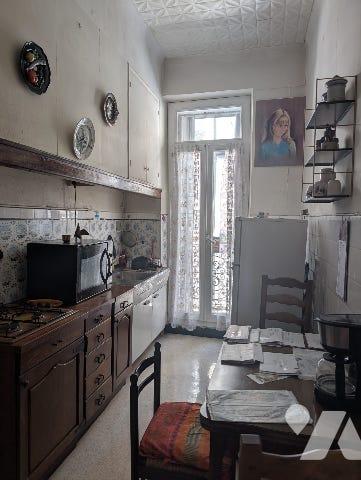 Appartement de type 2 situé au chartreux, premier étage d'une petite copropriété.