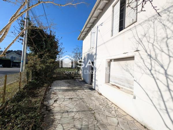 Maison 140 m² - Deux garages attenants - Jardin