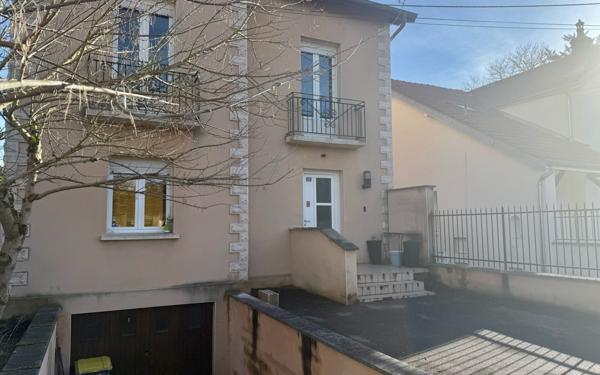Maison à vendre    8 pièces • 195 m2 Dole