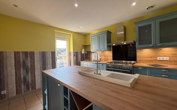 Maison à vendre    8 pièces • 195 m2 Dole