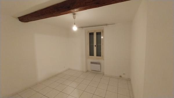 Toulon (83100) Appartement + murs libres de local commercial + garage