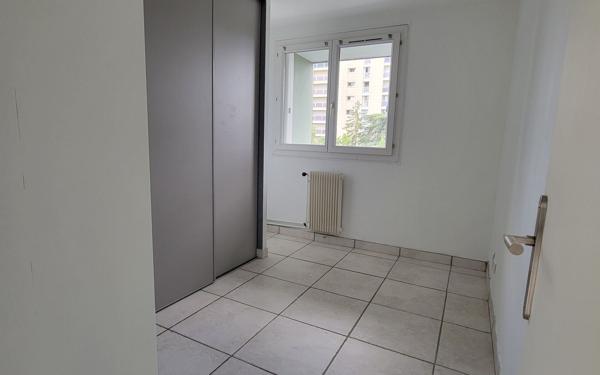 Appartement à vendre    4 pièces • 76,59 m2 Muret