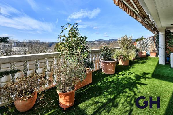 DUPLEX TOIT TERRASSE / CROIX - ROUSSE