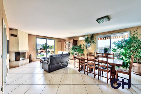 DUPLEX TOIT TERRASSE / CROIX - ROUSSE