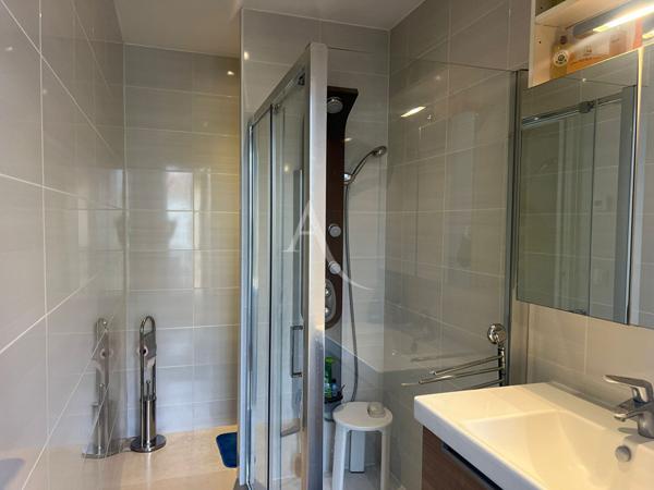 Maison de charme au coeur d'un quartier résidentiel des pavillons sous bois