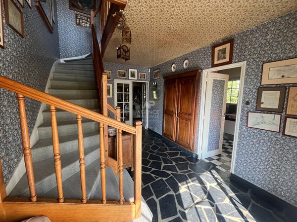 Maison Pontoise 8 pièce(s) 223.52 m2 €559 000 ** - Référence 10929