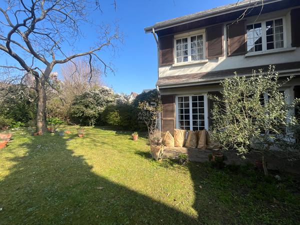 Maison Pontoise 8 pièce(s) 223.52 m2 €559 000 ** - Référence 10929