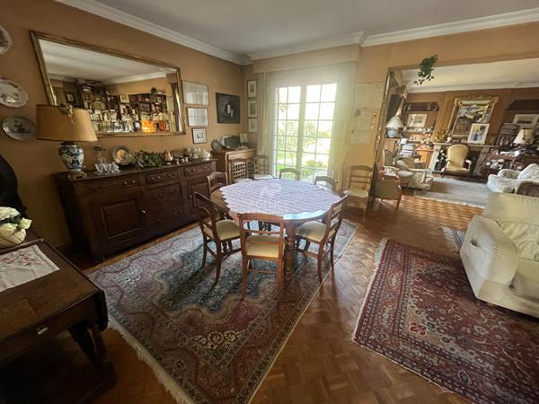 Maison Pontoise 8 pièce(s) 223.52 m2 €559 000 ** - Référence 10929