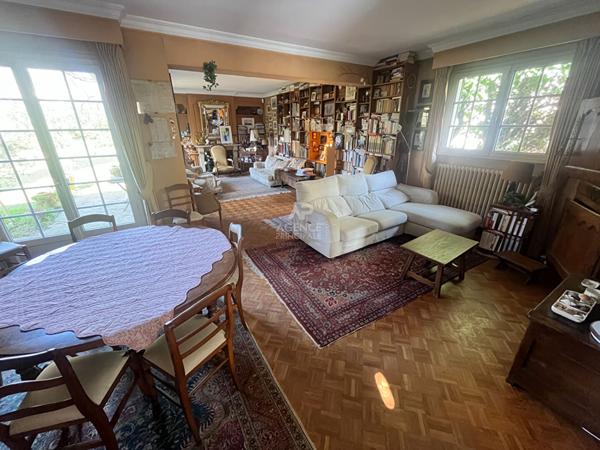 Maison Pontoise 8 pièce(s) 223.52 m2 €559 000 ** - Référence 10929