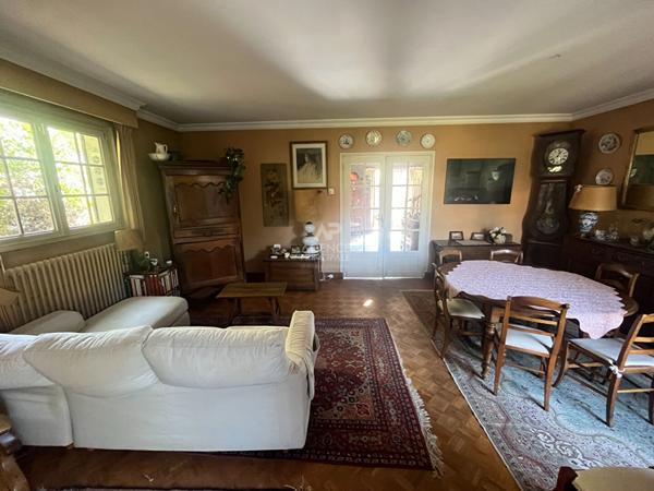 Maison Pontoise 8 pièce(s) 223.52 m2 €559 000 ** - Référence 10929