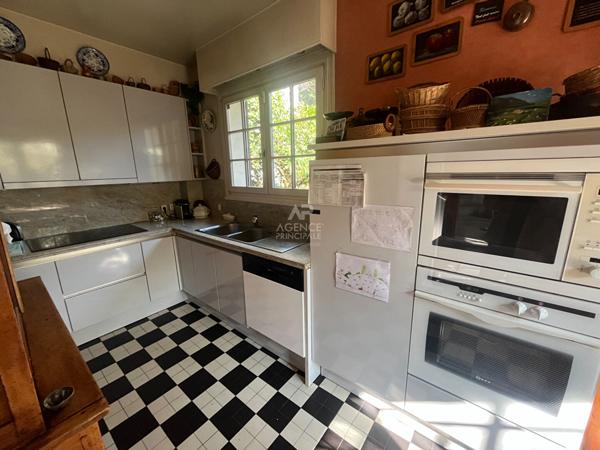 Maison Pontoise 8 pièce(s) 223.52 m2 €559 000 ** - Référence 10929