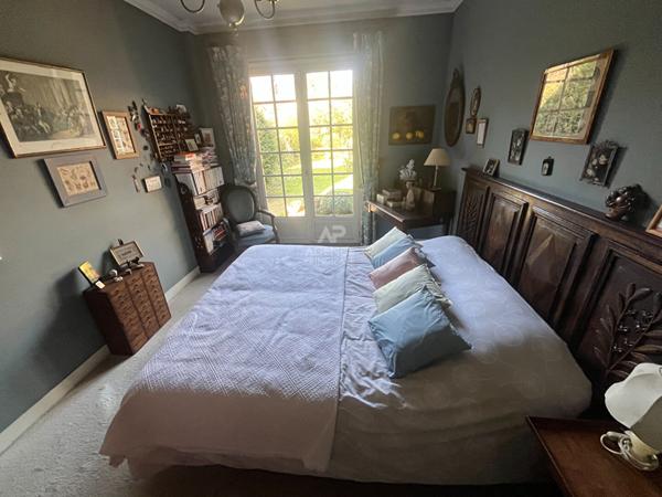 Maison Pontoise 8 pièce(s) 223.52 m2 €559 000 ** - Référence 10929