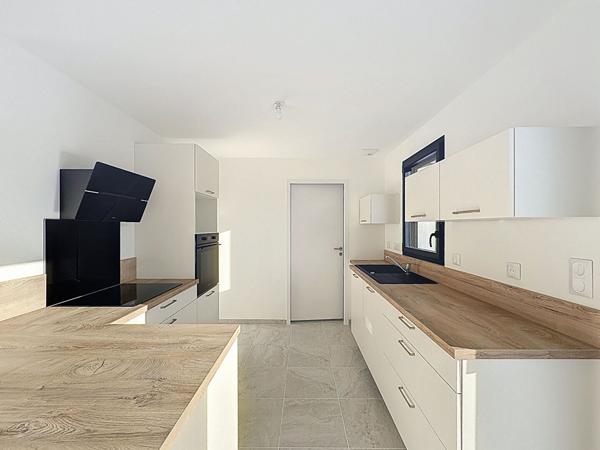 Maison de plain pied - 88m², 3 chambres tout, frais de notaire réduits - Merlevenez