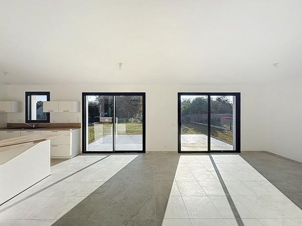 Maison de plain pied - 88m², 3 chambres tout, frais de notaire réduits - Merlevenez
