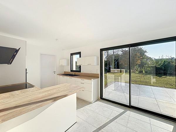 Maison de plain pied - 88m², 3 chambres tout, frais de notaire réduits - Merlevenez