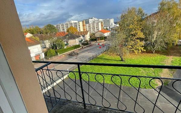 Appartement à louer    3 pièces • 51 m2 Isle
