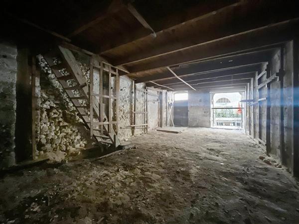 Cours Estienne D'Orves -13001 - Murs Commerciaux.