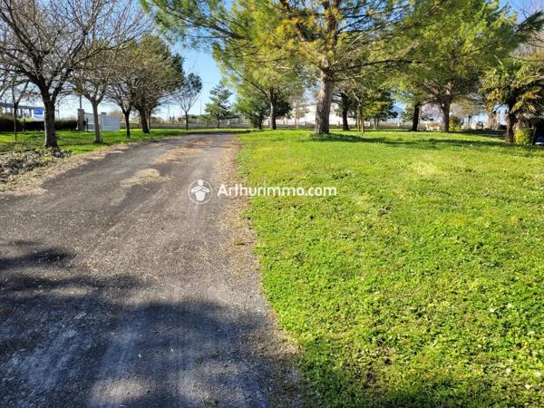 Vente                                                      Maison
                        
                     6 pièces                      140 m2                     à Saint-Jean-d'Angély