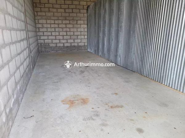 Vente                                                      Maison
                        
                     6 pièces                      140 m2                     à Saint-Jean-d'Angély