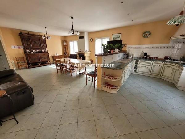 Vente                                                      Maison
                        
                     6 pièces                      140 m2                     à Saint-Jean-d'Angély