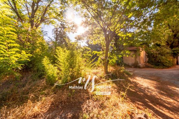 Terrain constructible de 473 m² proche du centre