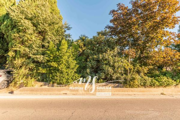 Terrain constructible de 473 m² proche du centre