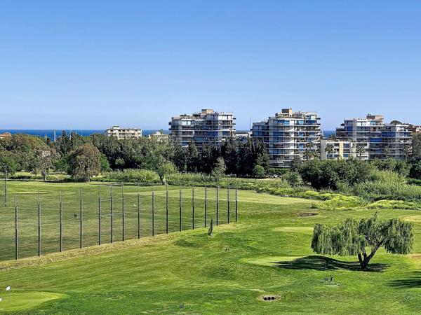 3 pièces vue mer, golf et piscine