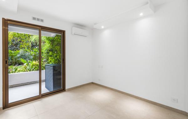 CANNES PALM BEACH CO-EXCLUSIVITÉ 2 PIÈCES RENOVÉ GRANDE TERRASSE CALME STANDING GARAGE