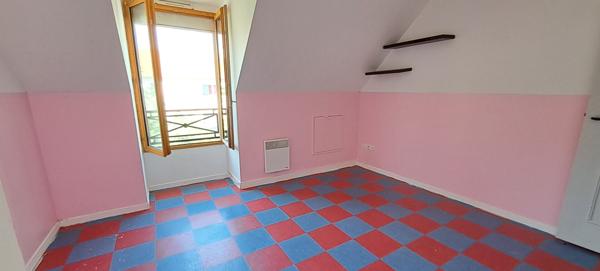 Maison à vendre à Étampes - 5 pièces, 3 chambres, calme et confort