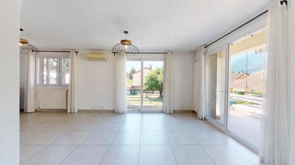 Appartement 4 pièces de 90 m2 carrez (145m2 utiles) au Dernier Etage - Seyssinet Pariset