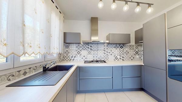 Appartement 4 pièces de 90 m2 carrez (145m2 utiles) au Dernier Etage - Seyssinet Pariset