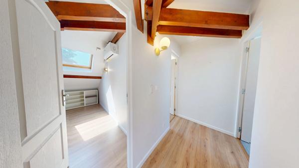 Appartement 4 pièces de 90 m2 carrez (145m2 utiles) au Dernier Etage - Seyssinet Pariset